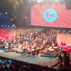 "يعبرون الجسر"