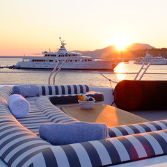 Lounge on the Beach