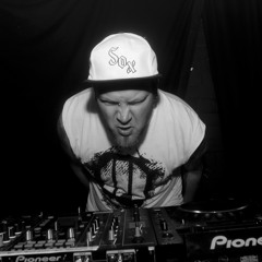 Deathstep makes me want to bite the ears off babies