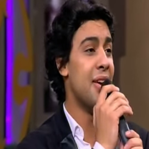 #معكم منى الشاذلي - أحمد جمال يغني &quot;قارئة الفنجان&quot; لعبدالحليم