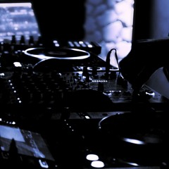 Midcast 004 - Carlos Candela