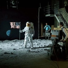 KraaiLawaai- They Land On The Fckin Moon
