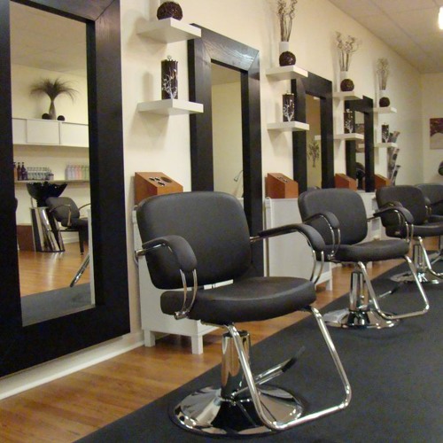 Generic and repetitive salon music
