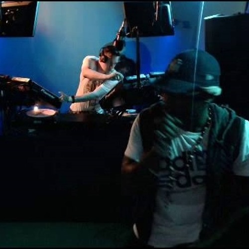 SUB ZERO SKIBADEE - Rough Tempo LIVE
