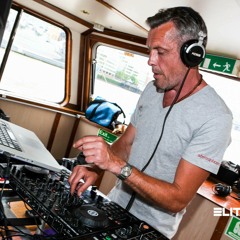Live @ The Elite Force Boat Party 2014
