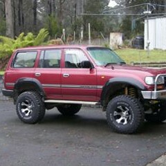 Khady ft. Dezine - Holding On [Solomon Islands Music 2014].mp3