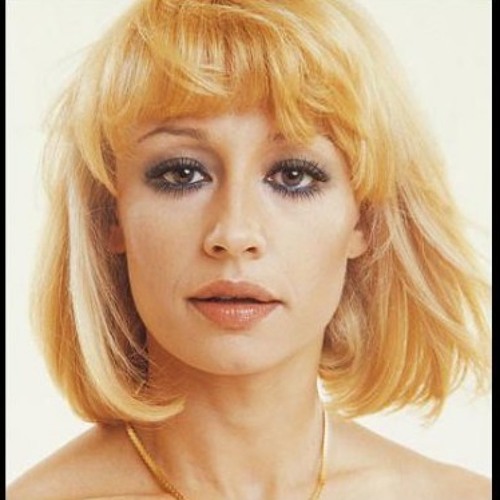 RAFFAELLA CARRA...PARA HACER BIEN EL AMOR .Smartphone-MIX