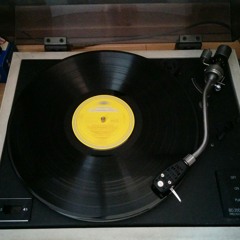 Plattenspieler at Zimmer