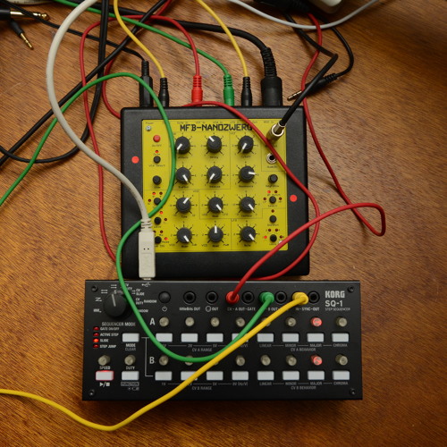 Korg SQ-1 + MFB Nanozwerg = ACID(drum=ableton’s kit)