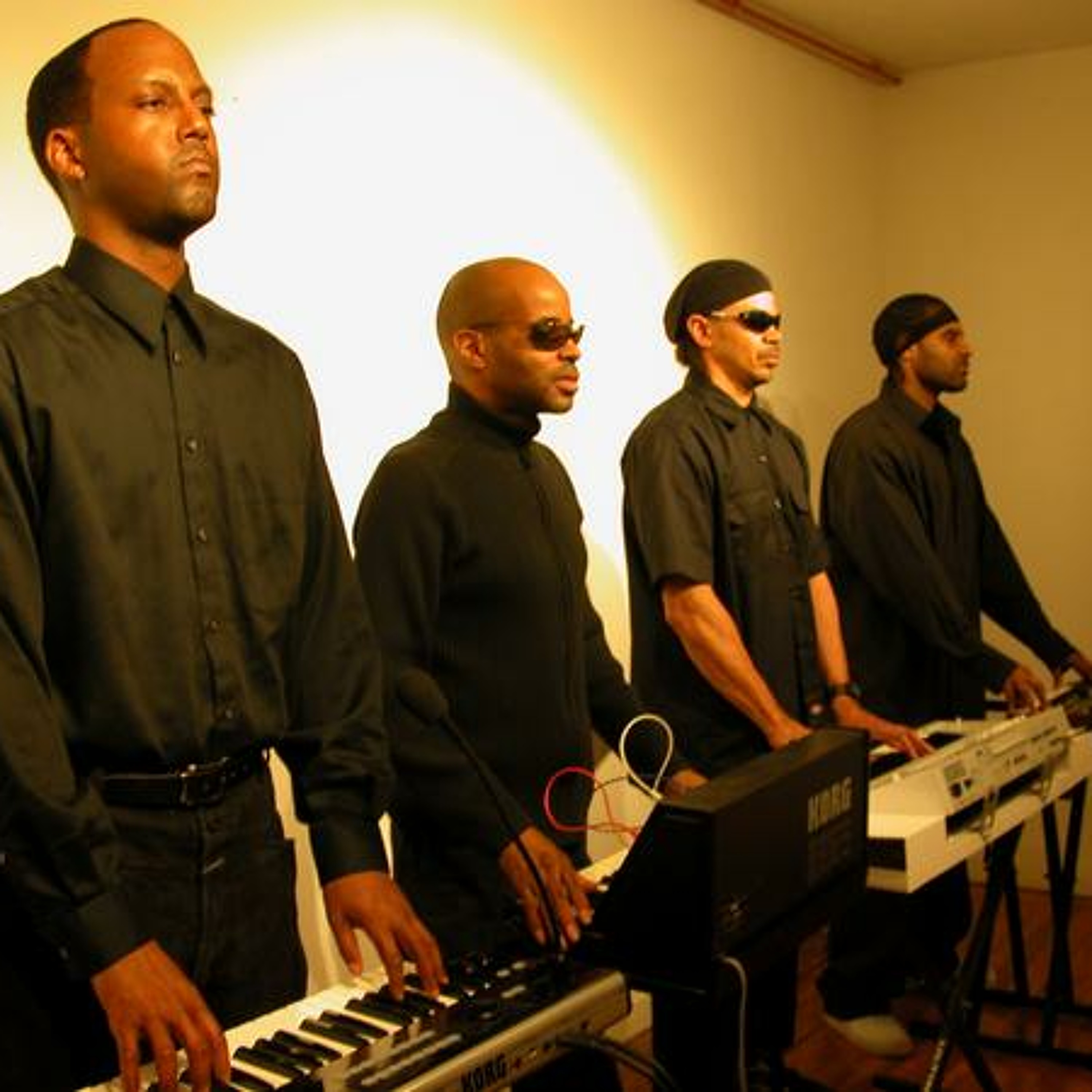 Model 500 Livepa@detroit Fuse - In Movement D.e.m.f 2005