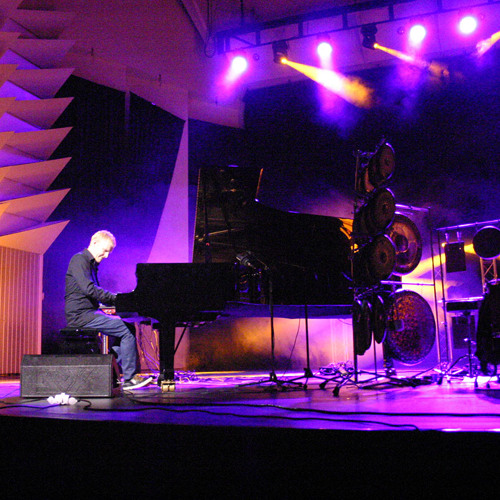Solo piano live