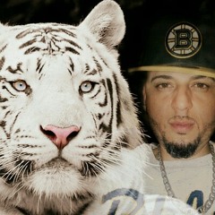 "Un Cuerpo Como El Tuyo" El De la Nota Musical  at (860) 3rd Floor Studio