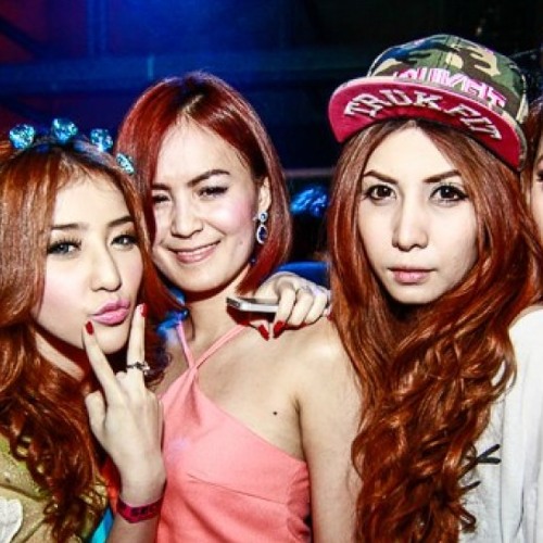 ตื๊ดๆในผับ 2015 Electro House Happy New Year 2015 By SIMOOLATTE DJ (Joshzii)