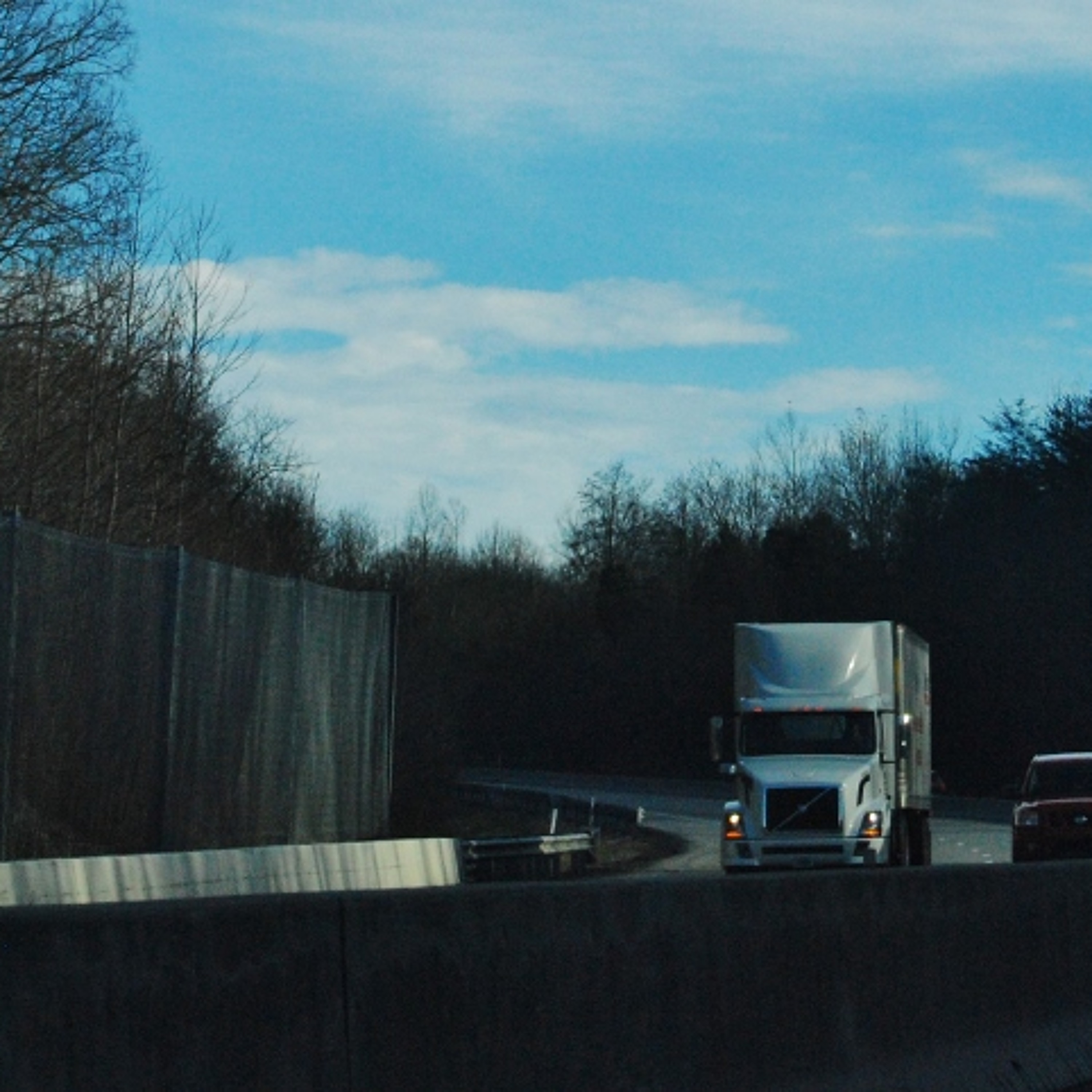Audio Mailbag: Readers Sound Off on Minimum Interstate Driver Age, Insurance Costs thumbnail