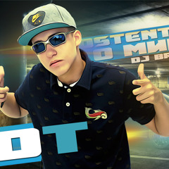 MC KOT - OSTENTANDO O MUNDO ( STUDIO FZR )