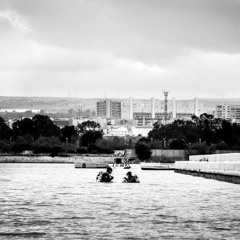 Loop (per tre chitarre, tre bassi, una batteria e qualche effetto)