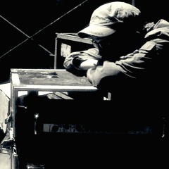 Ada Yang Menetes Di Permukaan