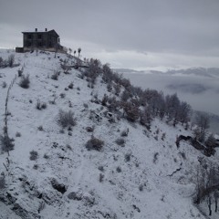 Yağmur Yağar Taş Üstüne