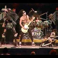 Black Diamond (live intro, original by Paul Stanley, Kiss)