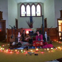 Bhuvaneshwari Mantra - Anastasia & Malika (Live)