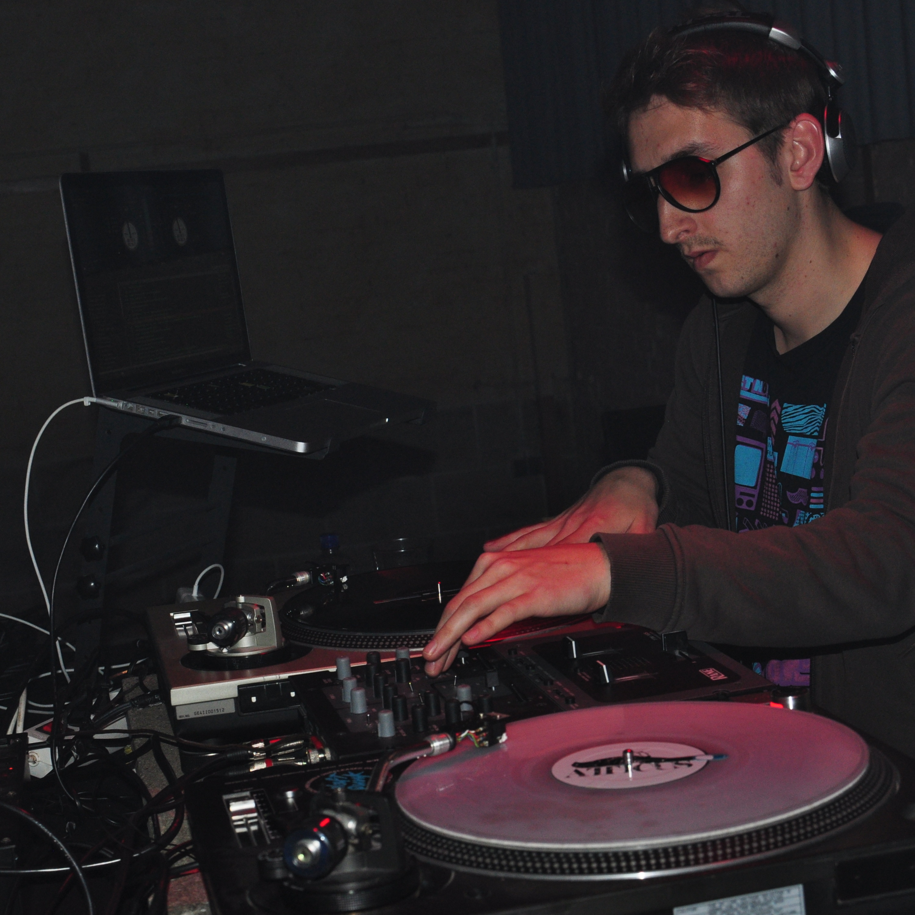 DJ HANDSON