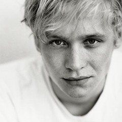 Ananun Fre (feat. Matthias Schweighöfer)