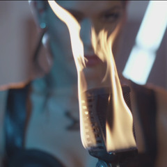 Vessy Boneva - Razpalvam mikrofonite