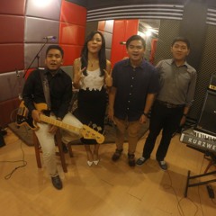 Bill Withers - Just the Two of Us (Live Cover : Hein C. on keys, Iman G. on bass, Edward A. on drums)  at G Studio