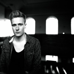 Safe In My Arms (Live)