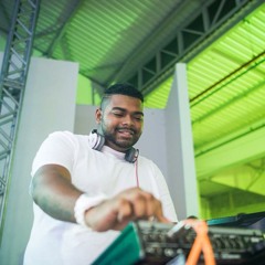 Mc Kbça De Niteroi - Só Não Chama De Divo ( Corvina DJ ) 2015