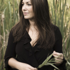 Joanne Desmier/ Take my Hand (acoustic)