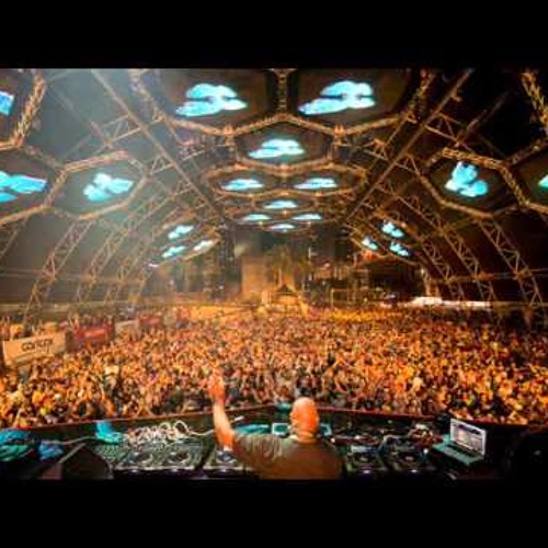 Phutek - Timerunner being played by Carl Cox - Live @ Ultra(Miami) WMC - 28.03.2015