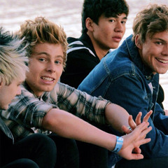 5 Seconds of Summer - LongWayHome (Acoustic vs Original)