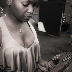 Onais Mbira