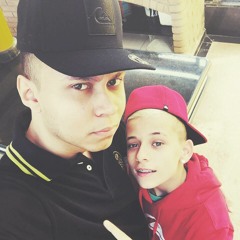 MC Pedrinho - Vem Sarrando Em Mim (DJ R7) Part. MC Romeu