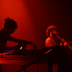 9 Ipek Ipekcioglu Feat. Ceyhun SoSo Kaya – Ismi Yok