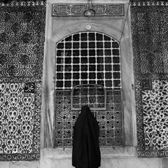 ببابك لن أغادره