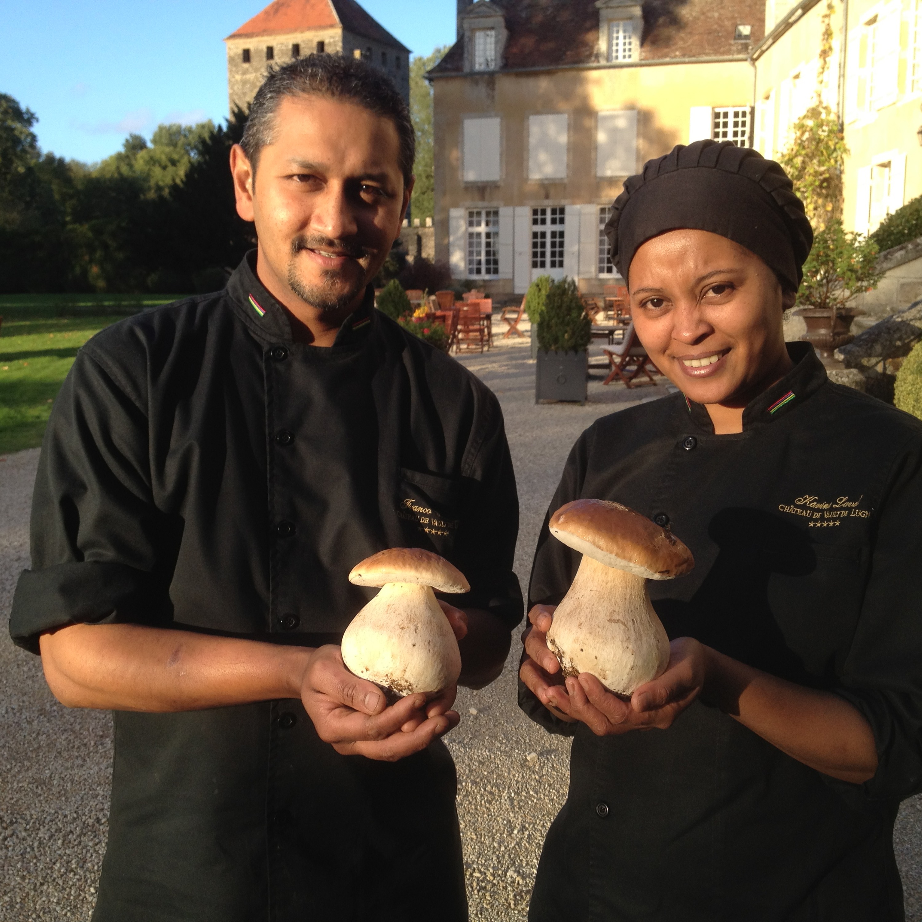 Interview de Franco et Karina - Restaurant du Château de Vault de Lugny episode artwork