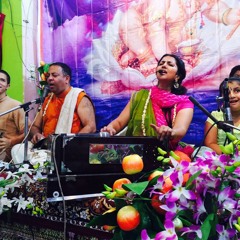 Hare Krishna Maha Mantra - Vraja Vadhus Kirtan @ The Darshan Room