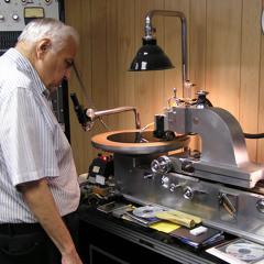 Legendary Mastering Engineer Ron Murphy Talks About Cutting Records for Techno's Finest