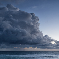 Nubi Di Un Mare Lontano - Clouds over a distant sea