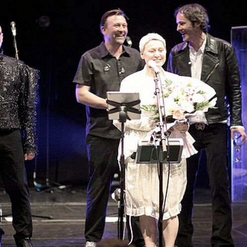 Elizabeth Fraser [ COCTEAU TWINS ] - "About Ship" Live in 2012