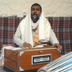 Sri Raman Bihari Das Babaji - Hare Krishna Maha Mantra Palaanhare melody(from Lagaan film) at Glastonbury UK2014