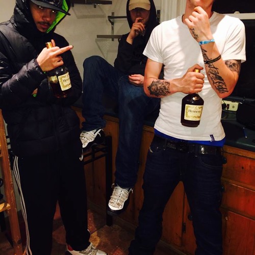 Tylo Ft Notesz - Handout ( Prod. By SelfMehde )