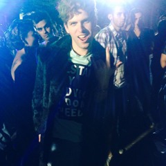 Jugando Some Tech for you at Coco tu coco yo