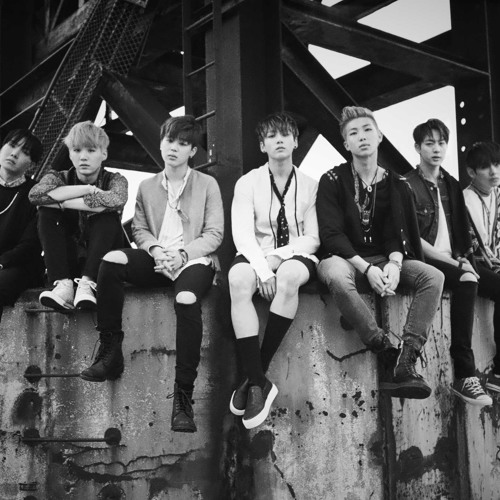 방탄소년단 Hold Me Tight <L: Original version / R: second voice)