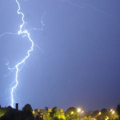 Zware donderslag bij onweer met milde regen en een meeuw | Thunder With Mild Rain And Birds