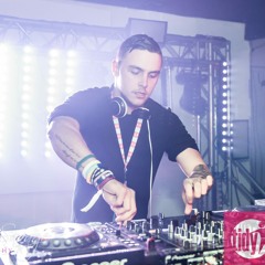 Phil Mackintosh Live @ TIDY WEEKENDER 20