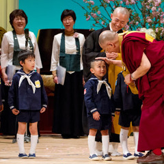 Dalai Lama singing Aum Chant