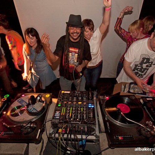 Friends & Family Part 1 (Part 1 of 2) - Qool DJ Marv, Monk One & Il Bosco with MC Kwasi